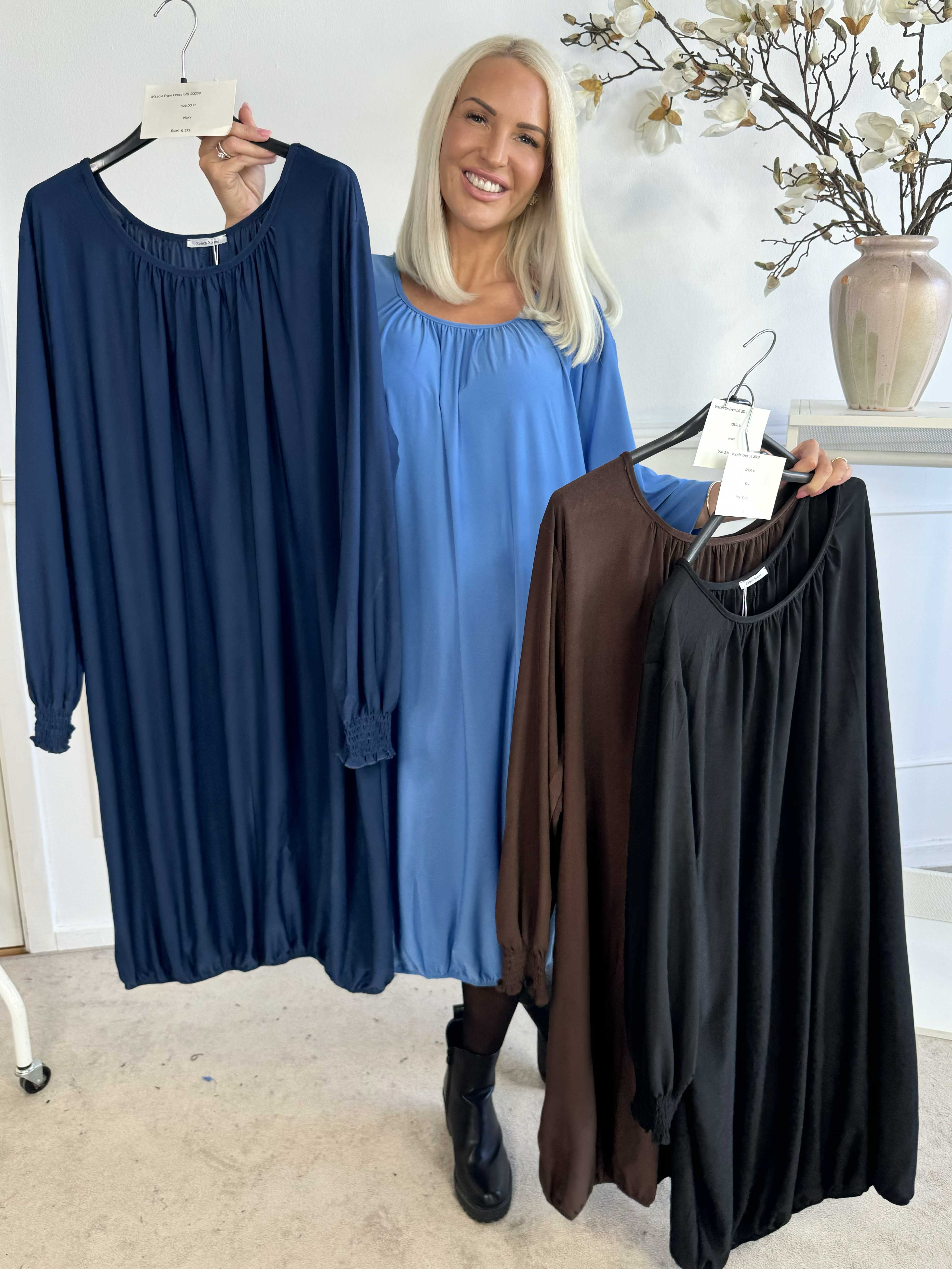 Miracle Plain Dress L/S - Elastisk klänning med långa ärmar